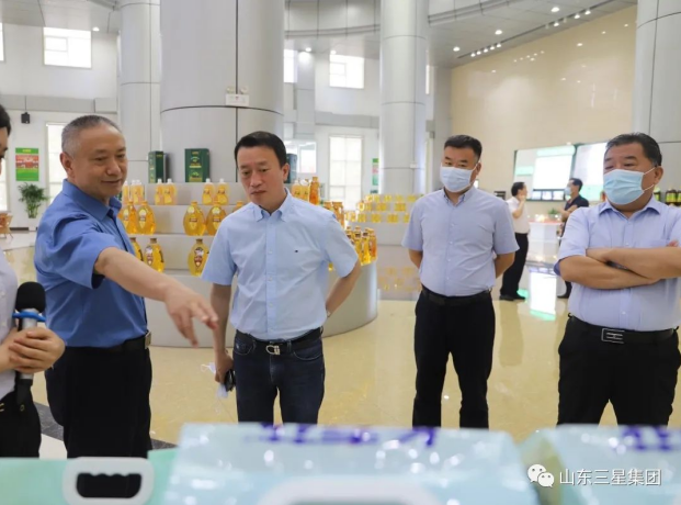 黑龍江省齊齊哈爾市糧食局黨組書記、局長周建宇來山東三星集團參觀調研