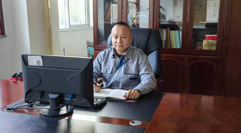 鄭壯：眼中有光笑生輝 腳下有力勇擔當