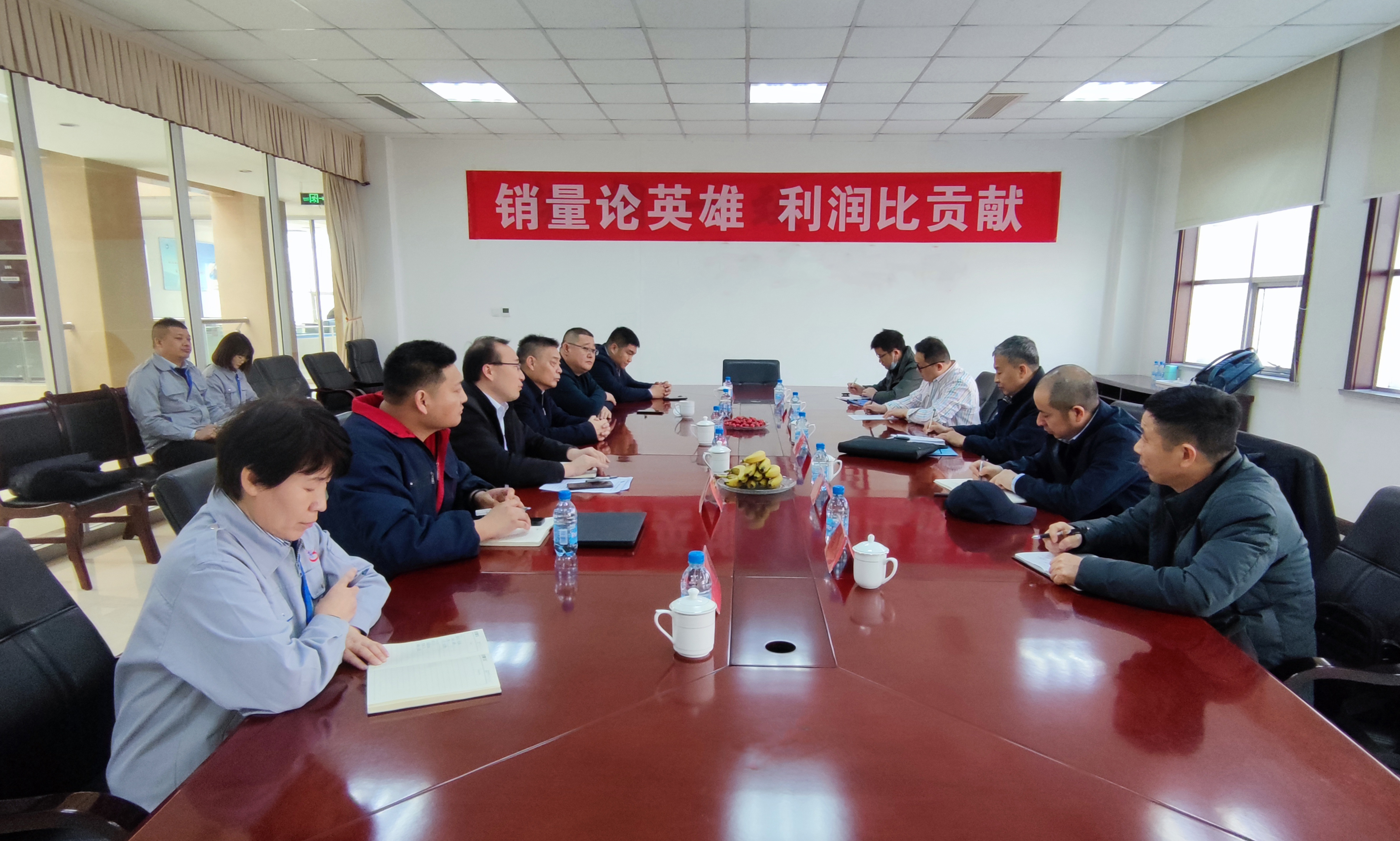 中國有色金屬加工工業協會秘書長靳海明一行來裕航合金公司參觀座談