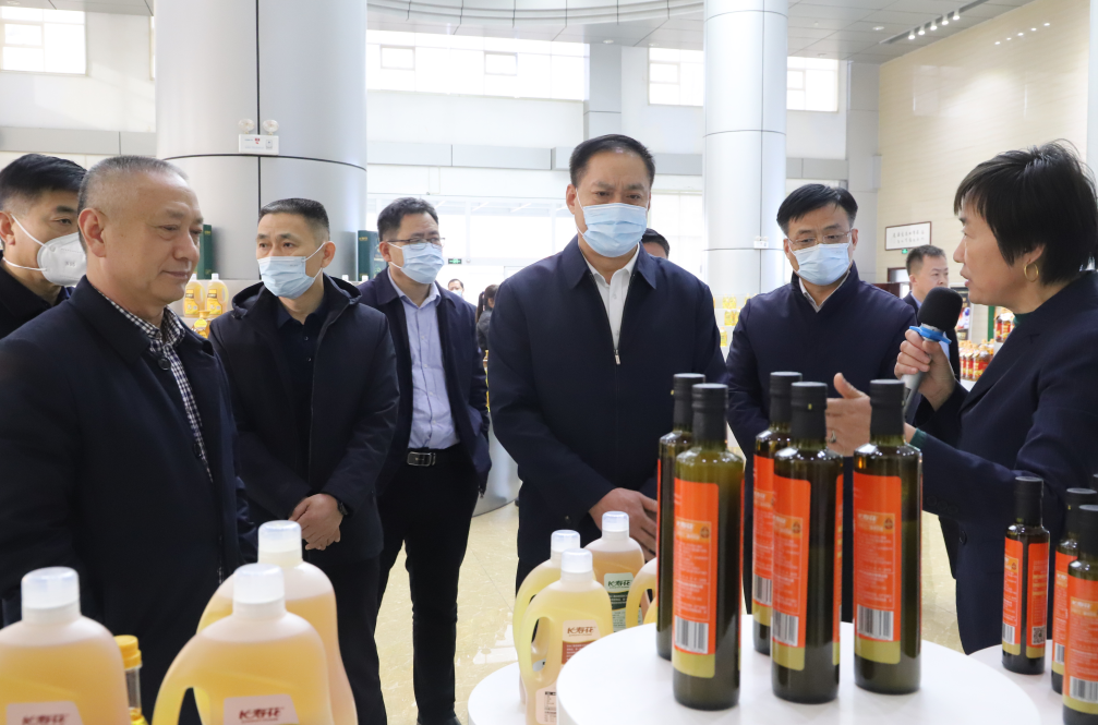 濱州市副市長、市公安局局長郝建來山東三星集團督導食品安全“兩個責任”工作機制落實情況