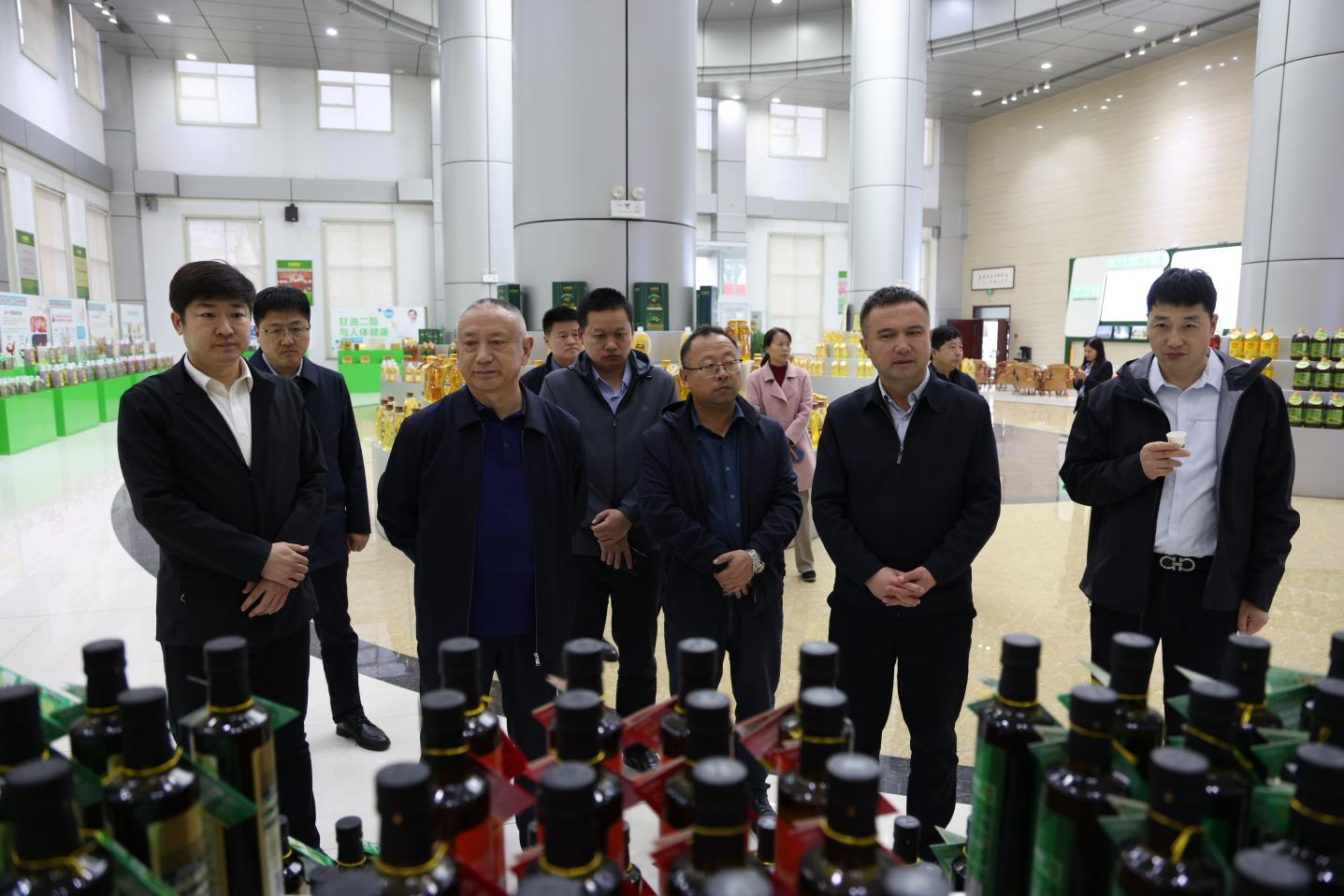 新疆維吾爾自治區博樂市委常委馬那提別克一行來山東三星集團考察學習玉米深加工情況