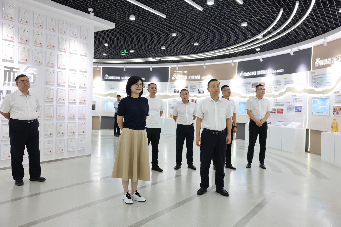 郵儲銀行濱州分行黨委書記、行長梁騫一行來山東三星集團走訪調研