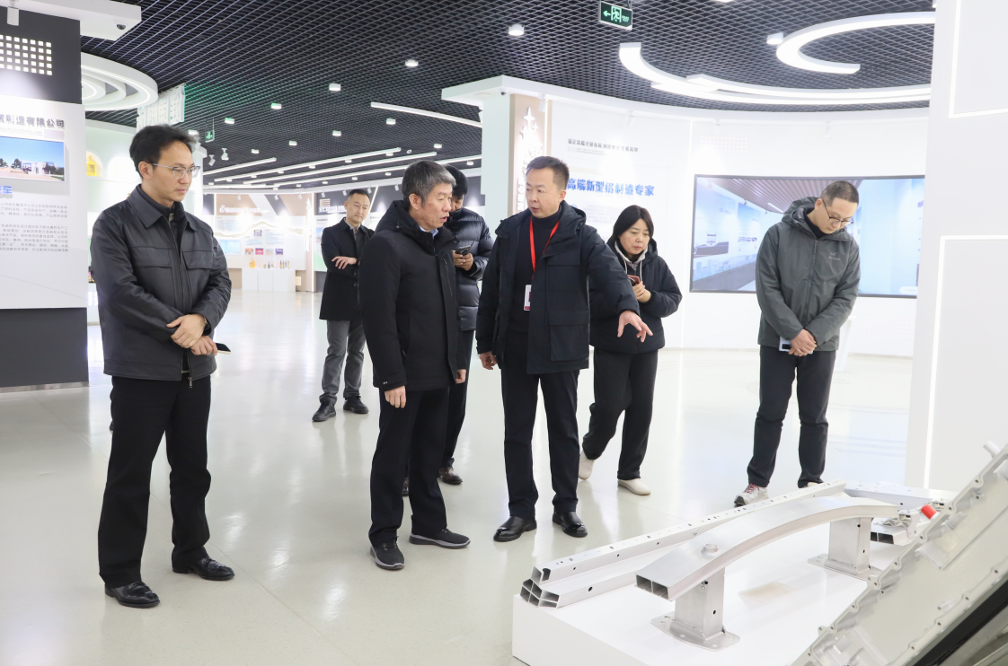 濟南市新舊動能轉換起步區中科泛在智能計算研究院來山東三星集團調研
