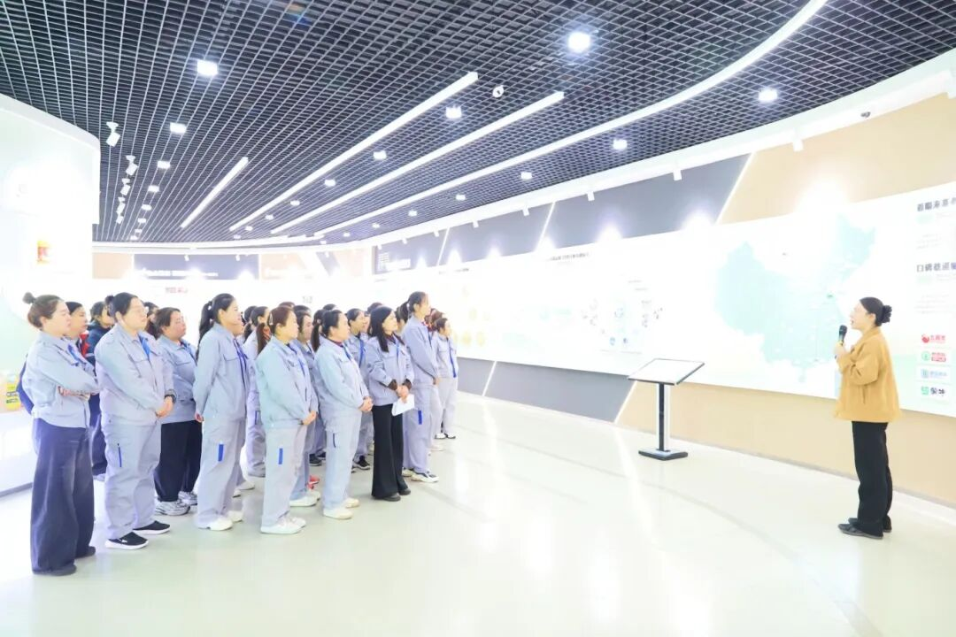 長壽花健源食品公司組織開展婦女節主題活動