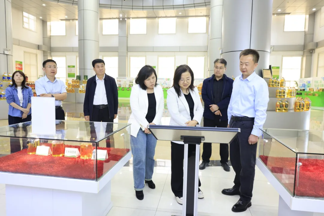重慶市糧食和物資儲備局副局長劉淑云一行來山東三星集團調研