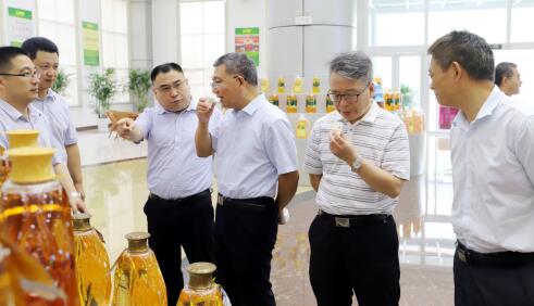 中國糧食經濟雜志社社長、主編李福君來山東三星集團調研